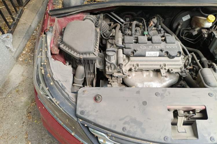 Used Baojun 310W 2017 1.5L Manual Comfort Version China V Engine Bay Right