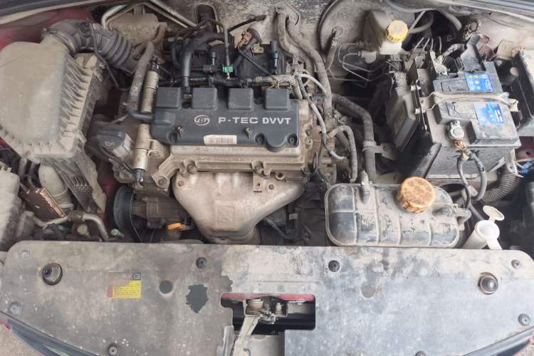 Used Baojun 310W 2017 1.5L Manual Fashion Model China V Engine Bay