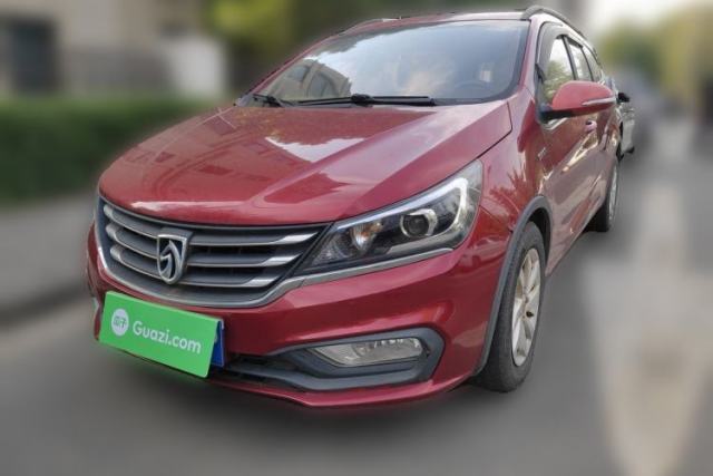 Used Baojun 310W 2017 1.5L Manual Fashion Model China V