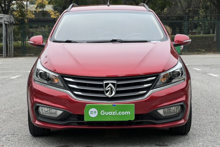 Used Baojun 310W 2017 1.5L Manual Fashion Model China V Exterior 1
