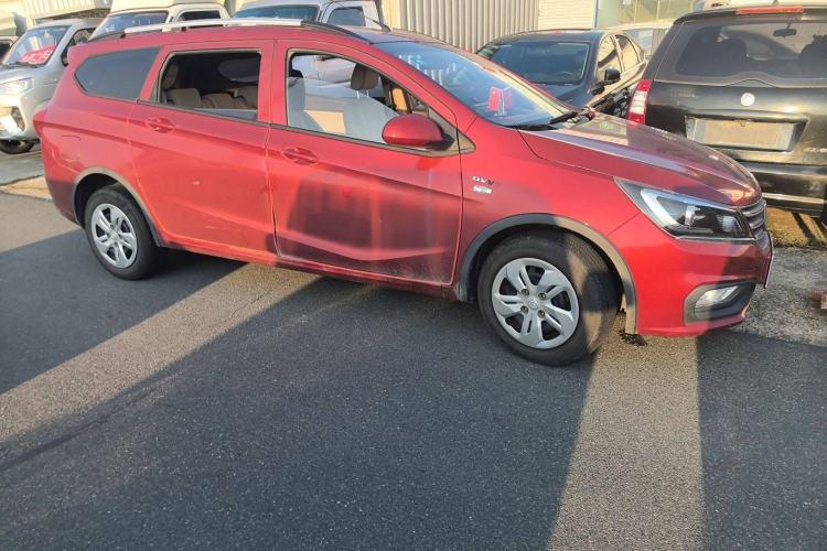 Used Baojun 310W 2017 1.5L Manual Comfort Version China VI Emission Standard Exterior 2