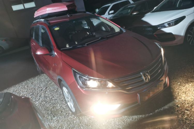 Used Baojun 310W 2017 1.5L Manual Fashion Model China V Exterior 2
