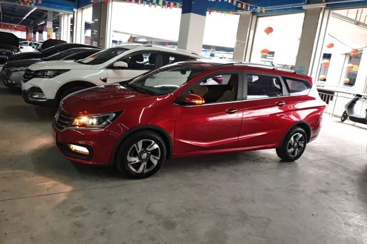 Used Baojun 310W 2017 1.5L Manual Luxury Edition China V Exterior 3