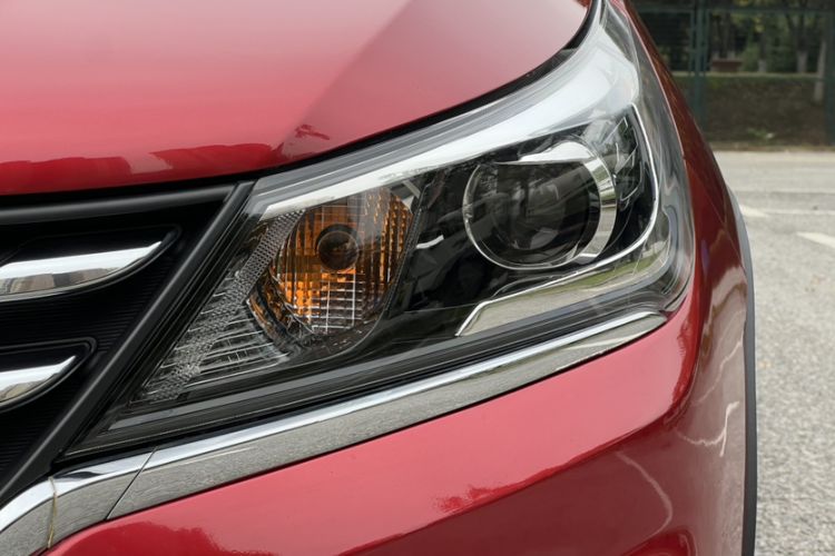 Used Baojun 310W 2017 1.5L Manual Fashion Model China V Exterior 6
