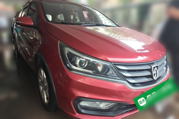 Used Baojun 310W 2017 1.5L Manual Fashion Edition China VI Front Right 45 Deg
