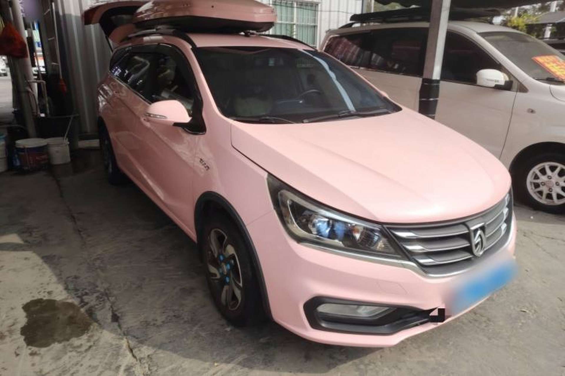 Used Baojun 310W 2017 1.5L Manual Fashion Edition China VI Front Right 45 Deg