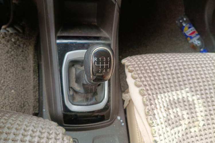 Used Baojun 310W 2017 1.5L Manual Comfort Version China V Gear Lever