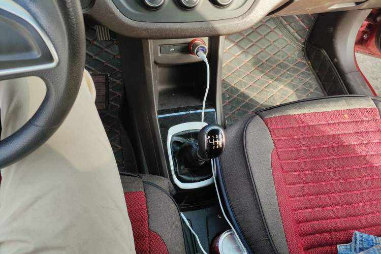 Used Baojun 310W 2017 1.5L Manual Comfort Version China V Gear Lever