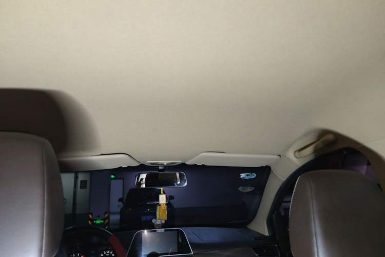Used Baojun 310W 2017 1.5L Manual Fashion Model China V Headliner