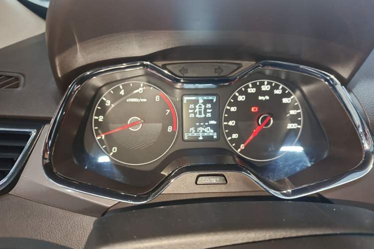 Used Baojun 310W 2017 1.5L Manual Fashion Model China V Instrument Cluster
