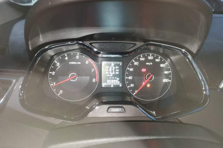 Used Baojun 310W 2017 1.5L Manual Fashion Model China V Instrument Cluster