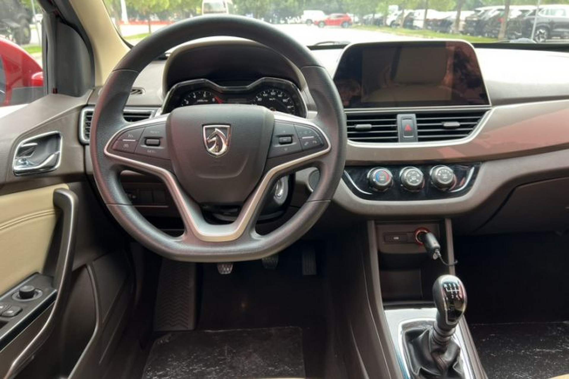Used Baojun 310W 2017 1.5L Manual Fashion Model China V Interior 2