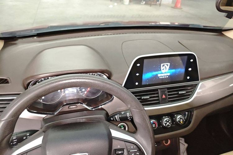Used Baojun 310W 2017 1.5L Manual Luxury Edition China V Interior 2