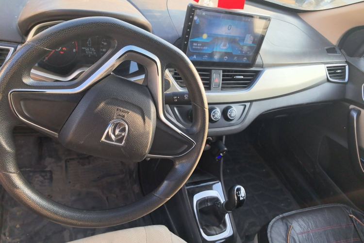 Used Baojun 310W 2017 1.5L Manual Comfort Version China VI Emission Standard Interior 3