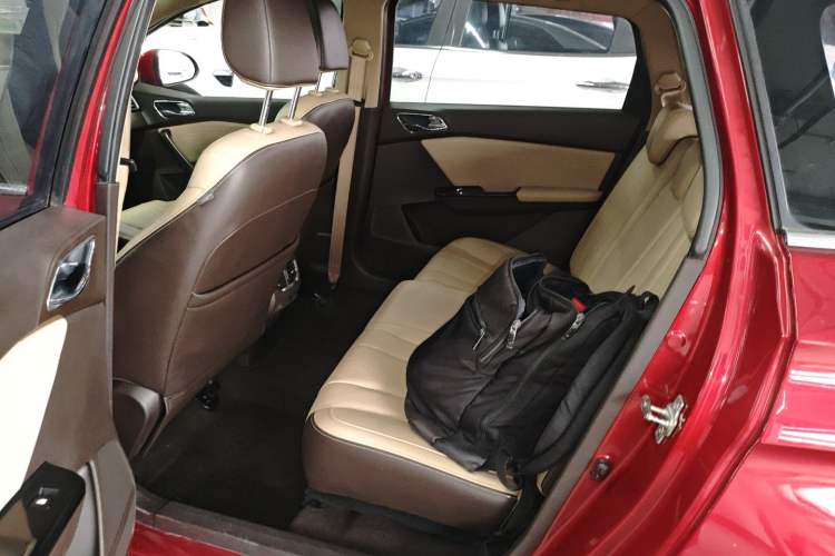 Used Baojun 310W 2017 1.5L Manual Luxury Edition China V Interior 4