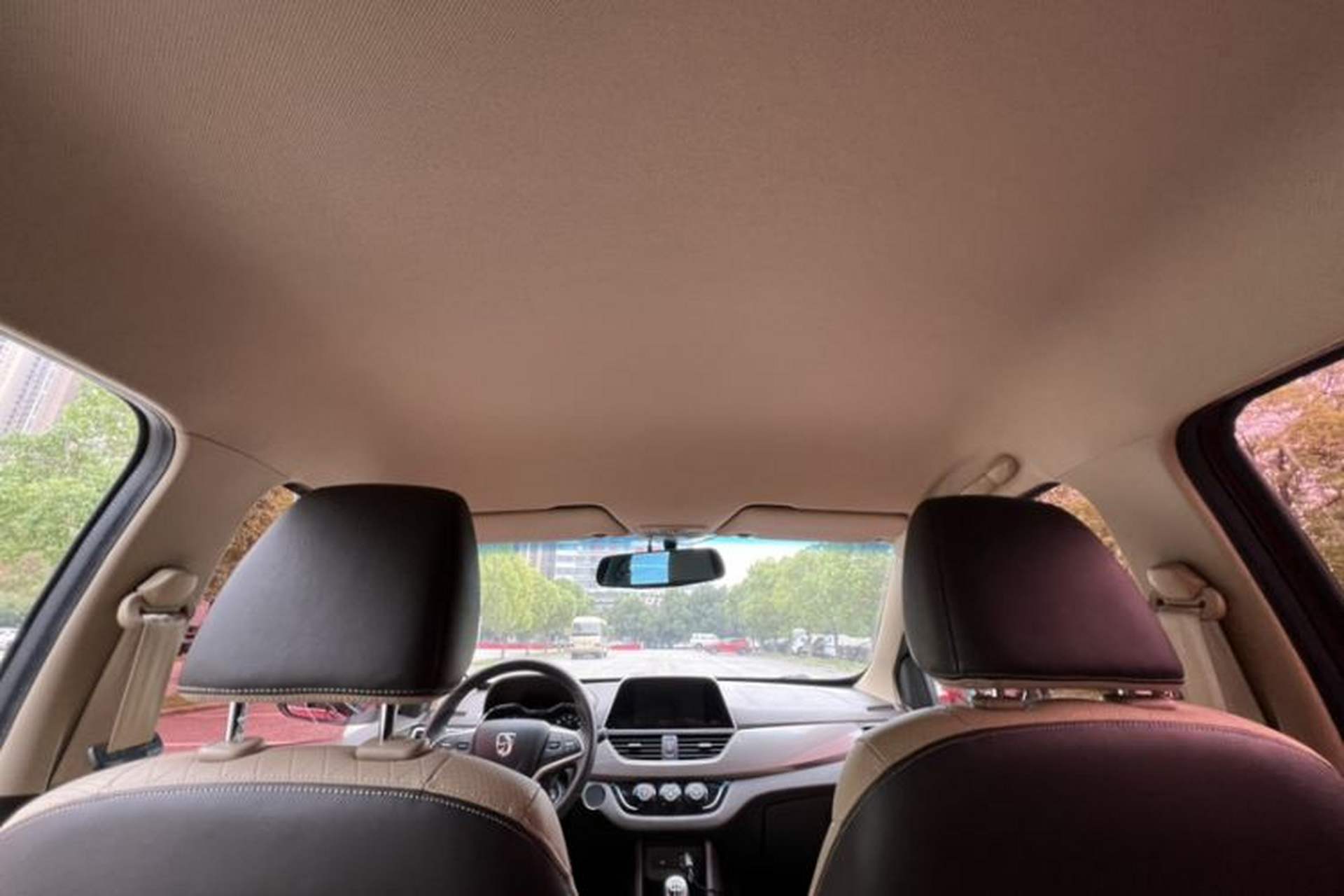 Used Baojun 310W 2017 1.5L Manual Fashion Model China V Interior 7