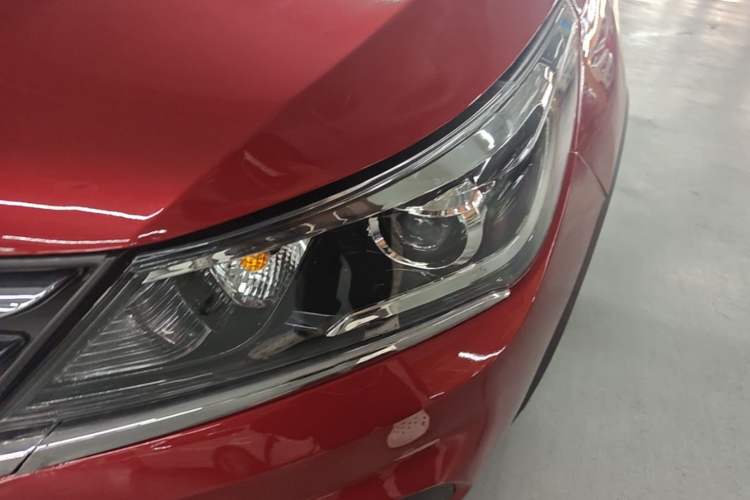 Used Baojun 310W 2017 1.5L Manual Fashion Model China V Left Front Headlight