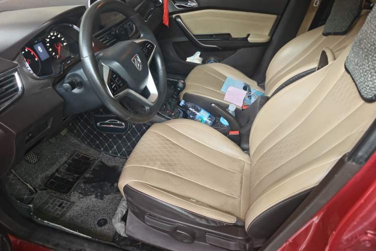 Used Baojun 310W 2017 1.5L Manual Fashion Edition China VI Left Front Seat