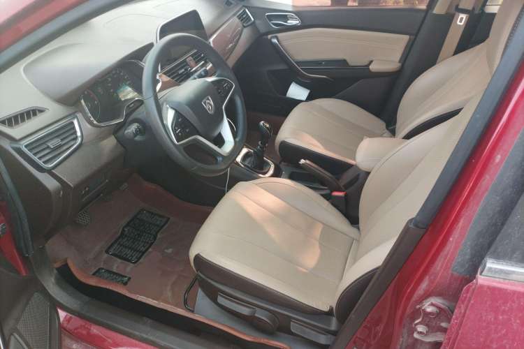Used Baojun 310W 2017 1.5L Manual Fashion Model China V Left Front Seat