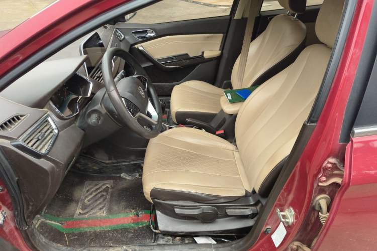 Used Baojun 310W 2017 1.5L Manual Fashion Model China V Left Front Seat