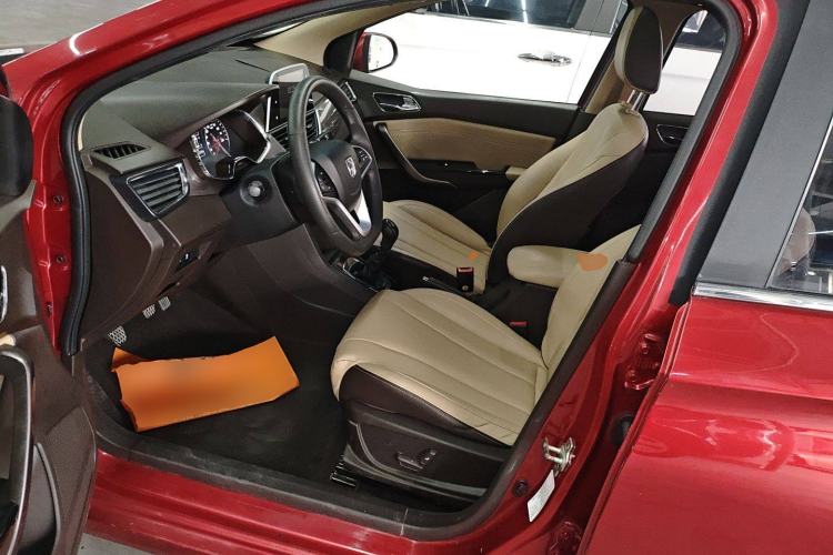 Used Baojun 310W 2017 1.5L Manual Luxury Edition China V Left Front Seat