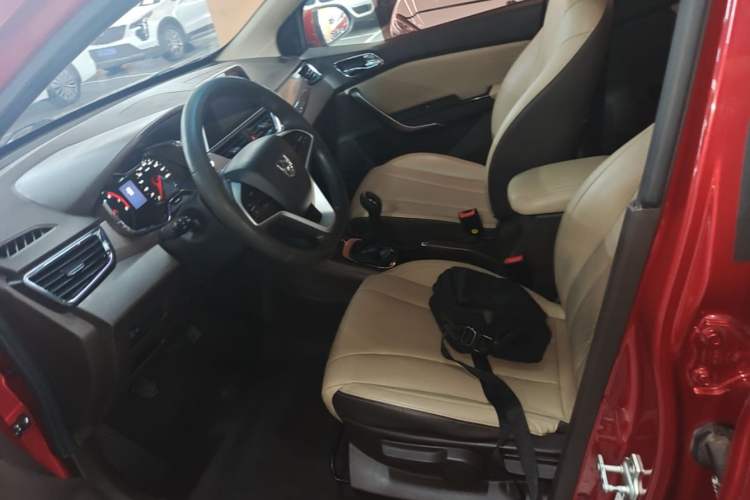 Used Baojun 310W 2017 1.5L Manual Fashion Model China V Left Front Seat