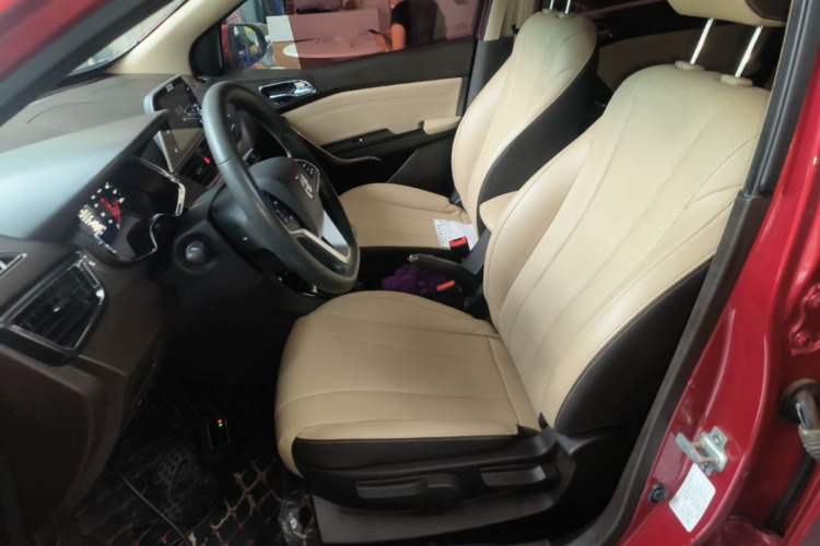Used Baojun 310W 2017 1.5L Manual Fashion Model China V Left Front Seat