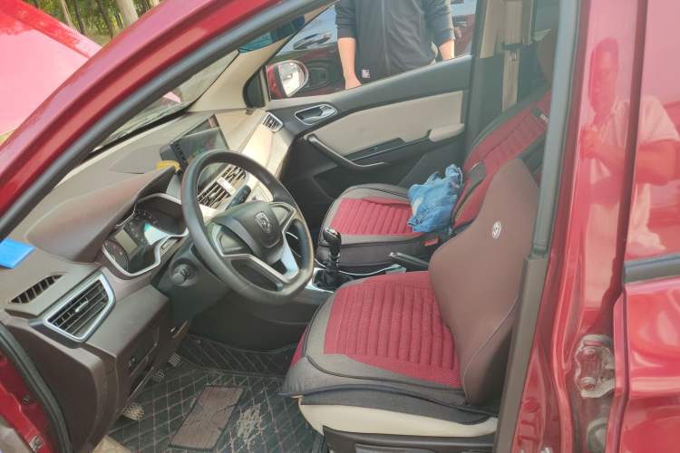 Used Baojun 310W 2017 1.5L Manual Comfort Version China V Left Front Seat