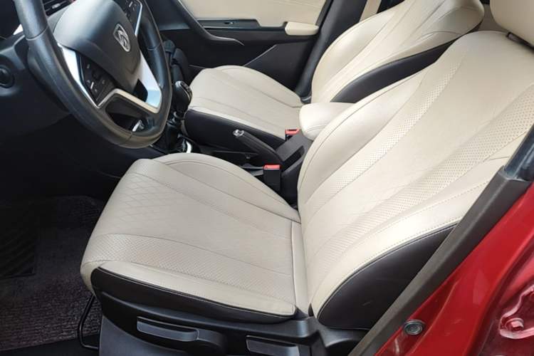 Used Baojun 310W 2017 1.5L Manual Fashion Model China V Left Front Seat