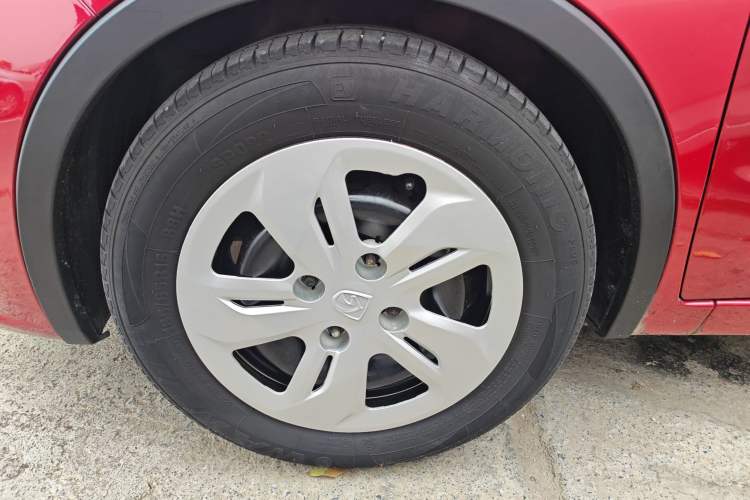 Used Baojun 310W 2017 1.5L Manual Comfort Version China V Left Front Wheel Hub