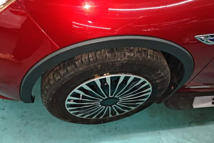 Used Baojun 310W 2017 1.2L Manual Value Edition China V Left Front Wheel Hub