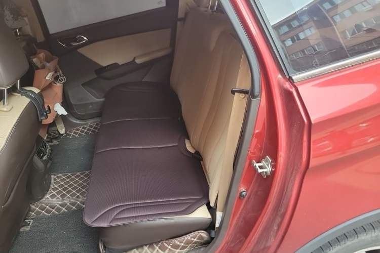 Used Baojun 310W 2017 1.5L Manual Fashion Model China V Left Rear Seat