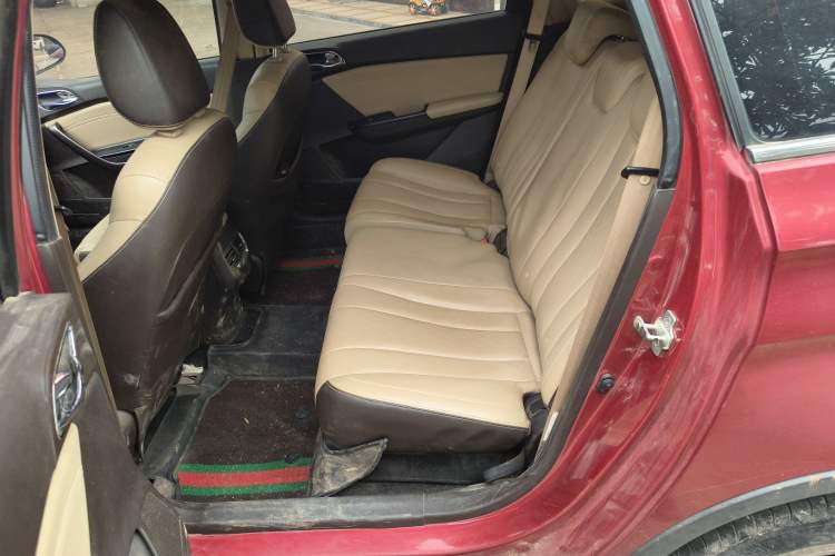Used Baojun 310W 2017 1.5L Manual Fashion Model China V Left Rear Seat