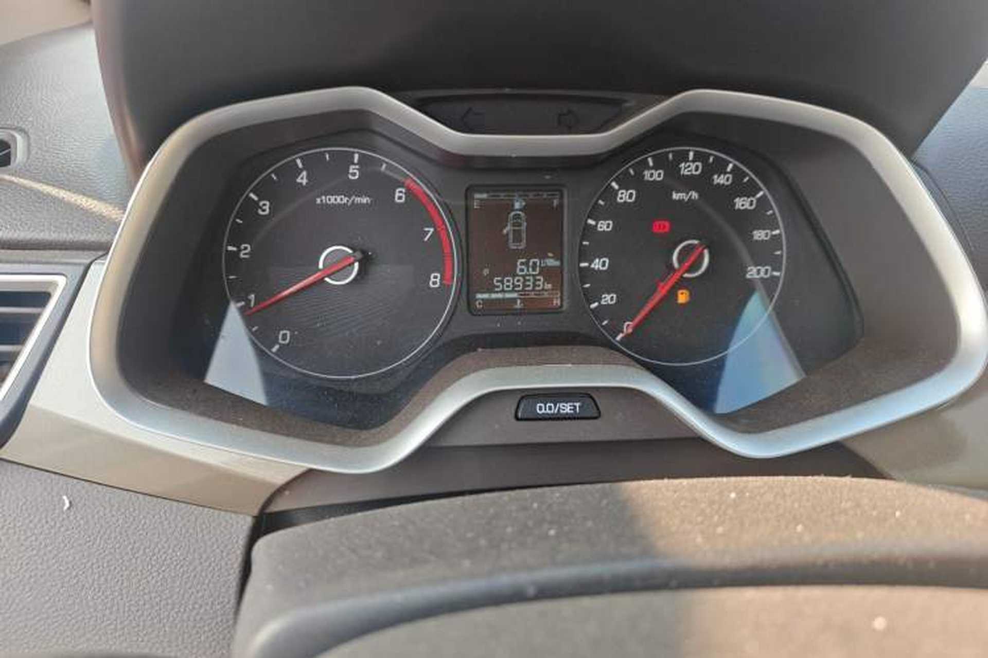 Used Baojun 310W 2017 1.5L Manual Comfort Version China VI Emission Standard Odometer Close Up