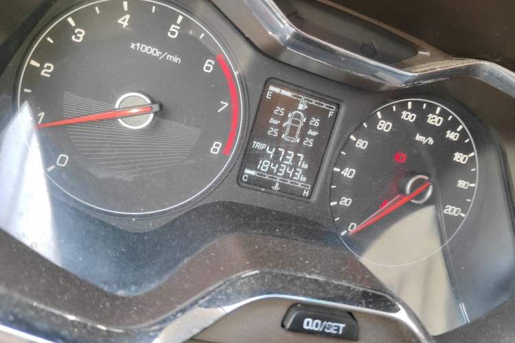 Used Baojun 310W 2017 1.5L Manual Fashion Model China V Odometer Close Up