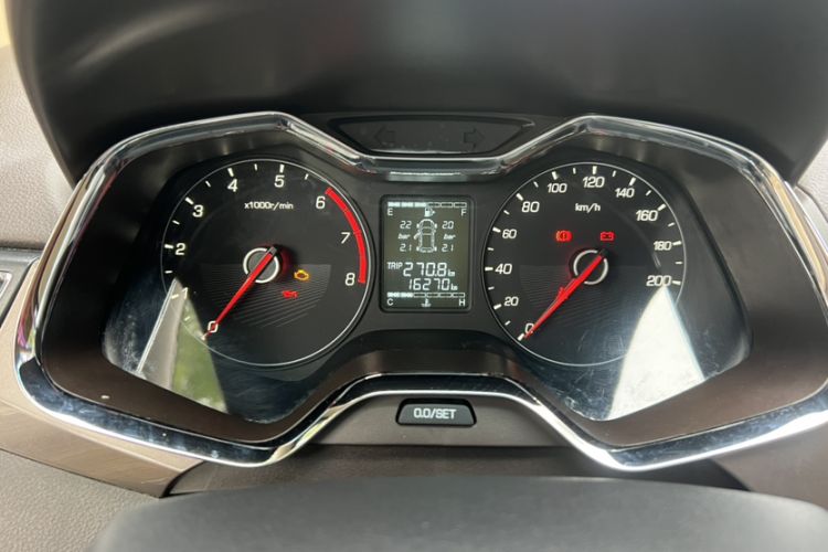 Used Baojun 310W 2017 1.5L Manual Fashion Model China V Odometer Close Up