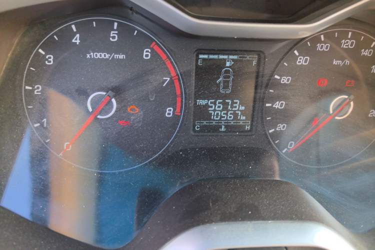 Used Baojun 310W 2017 1.5L Manual Comfort Version China VI Emission Standard Odometer Close Up