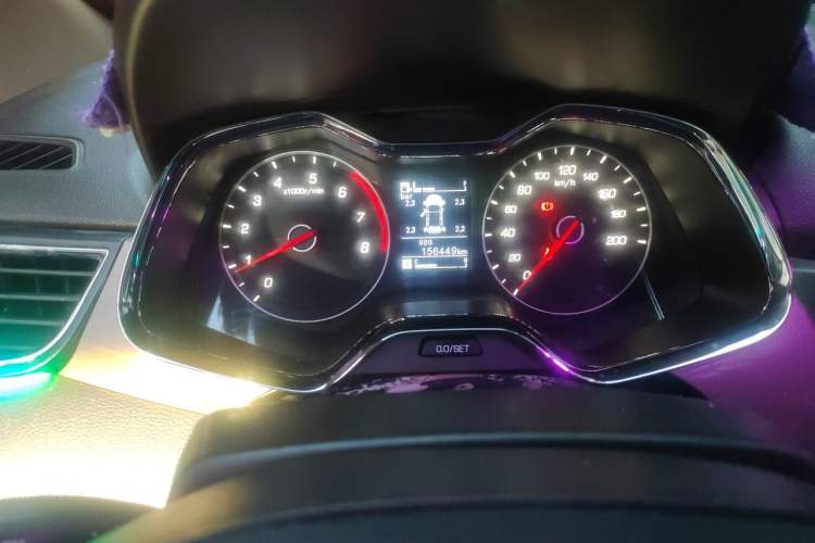 Used Baojun 310W 2017 1.5L Manual Luxury Edition China V Odometer Close Up