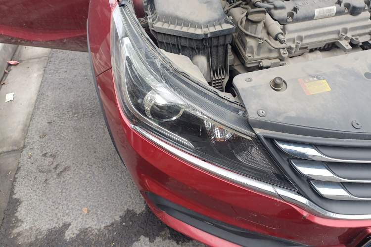 Used Baojun 310W 2017 1.5L Manual Comfort Version China V Right Front Headlight