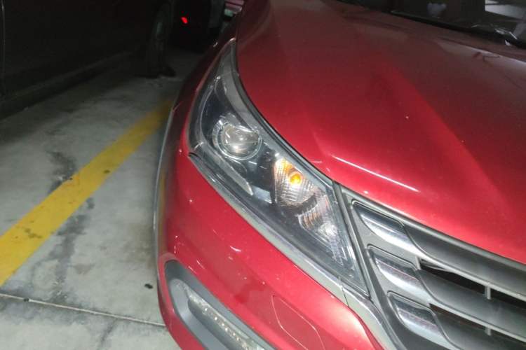 Used Baojun 310W 2017 1.5L Manual Fashion Model China V Right Front Headlight