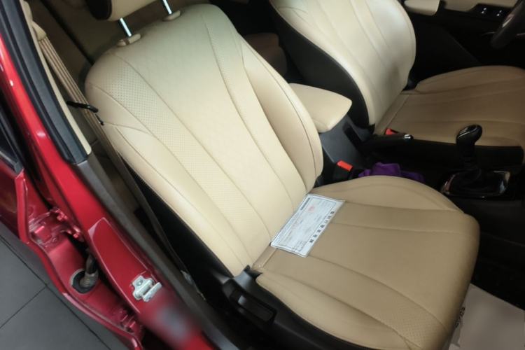 Used Baojun 310W 2017 1.5L Manual Fashion Model China V Right Front Seat