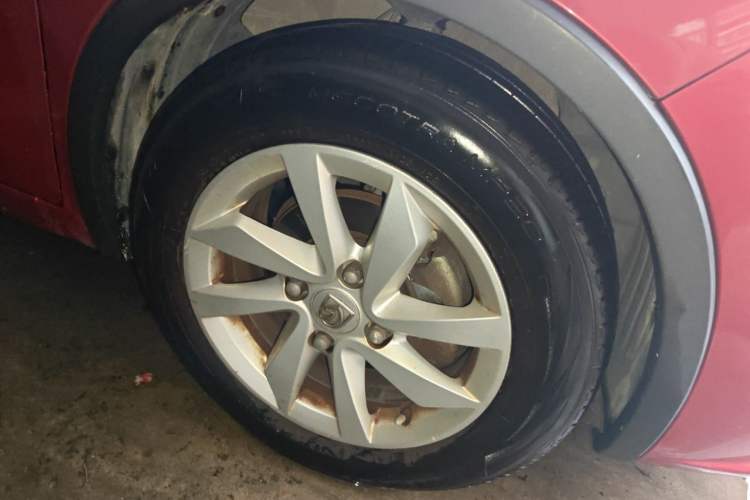 Used Baojun 310W 2017 1.5L Manual Fashion Edition China VI Right Front Wheel Hub