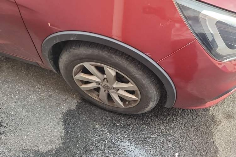 Used Baojun 310W 2017 1.5L Manual Fashion Model China V Right Front Wheel Hub