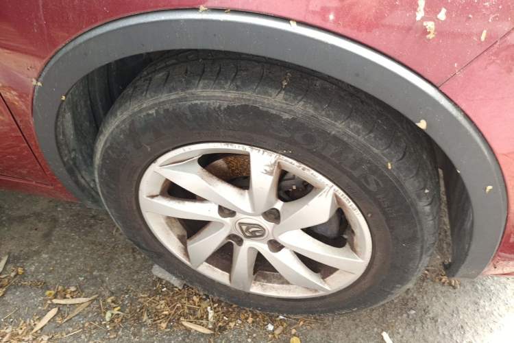 Used Baojun 310W 2017 1.5L Manual Comfort Version China V Right Front Wheel Hub