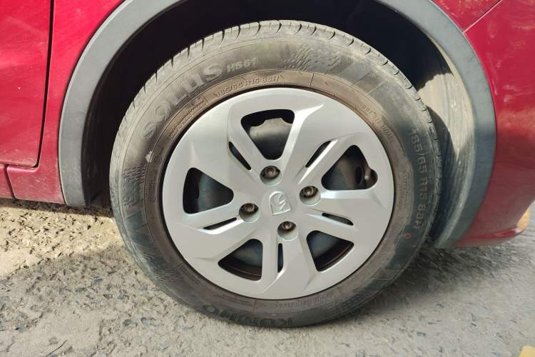Used Baojun 310W 2017 1.5L Manual Comfort Version China V Right Front Wheel Hub