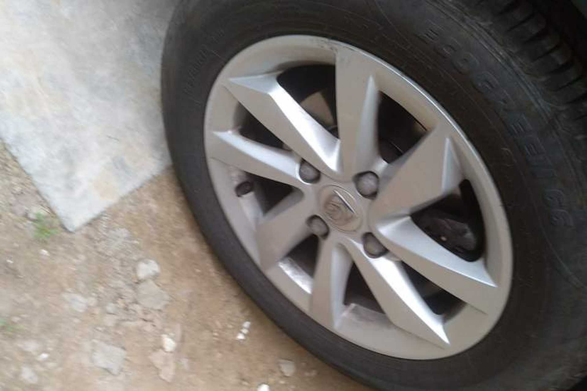 Used Baojun 310W 2017 1.5L Manual Fashion Edition China VI Right Front Wheel Hub