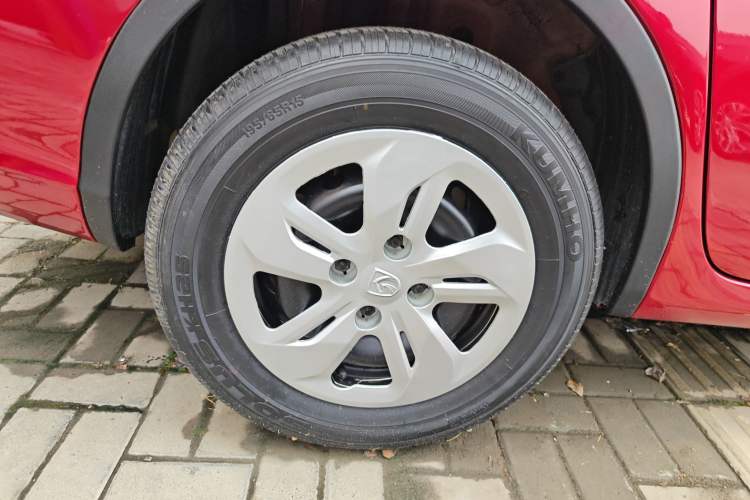 Used Baojun 310W 2017 1.5L Manual Comfort Version China V Right Rear Wheel Hub