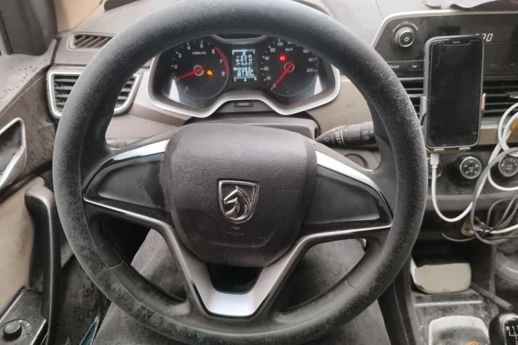 Used Baojun 310W 2017 1.5L Manual Comfort Version China VI Emission Standard Steering Wheel