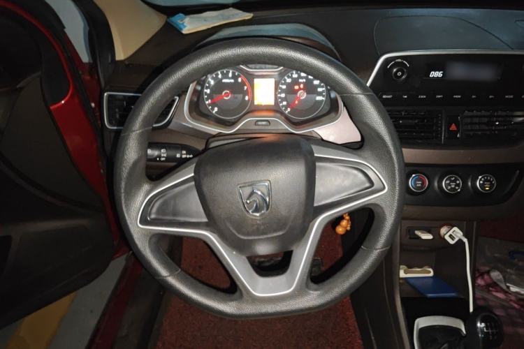Used Baojun 310W 2017 1.5L Manual Comfort Version China V Steering Wheel