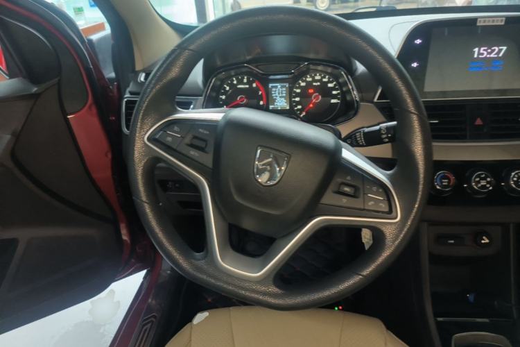 Used Baojun 310W 2017 1.5L Manual Fashion Model China V Steering Wheel